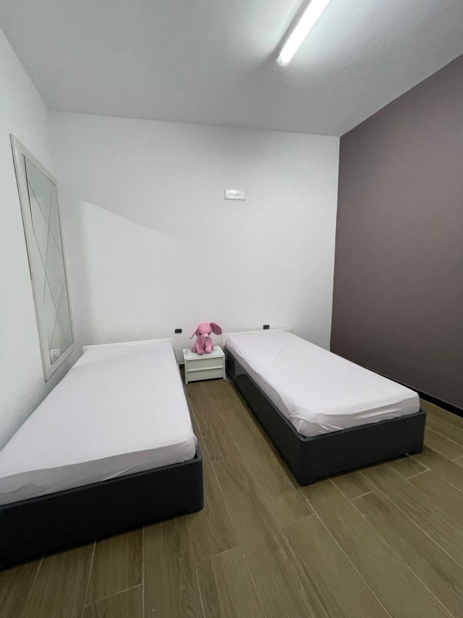Gold Apartament Vlorë Exterior foto